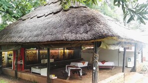 Daily continental breakfast for a fee - It's a Small World Backpackers Lodge - Hostel (Harare)