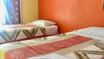 Chambre avec lits jumeaux (Beira) | Rideaux occultants, fer et planche à repasser