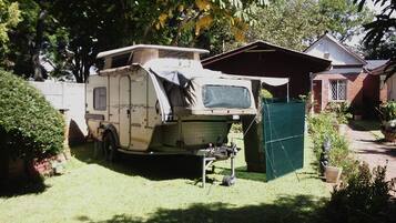 Room (Caravan Basic) | Blackout curtains, iron/ironing board (on request), rollaway beds