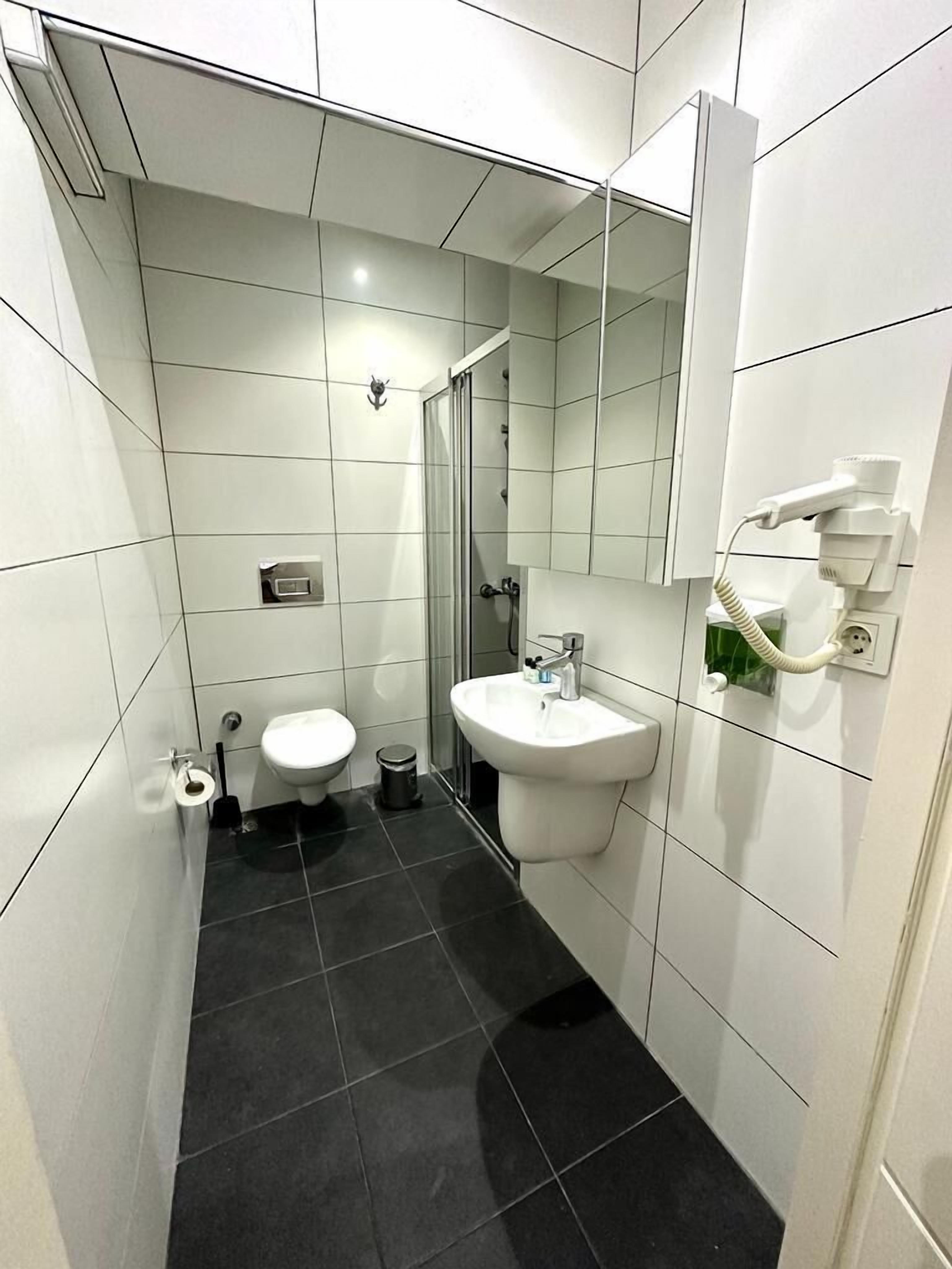 Photo - Aram Kerasi Rooms