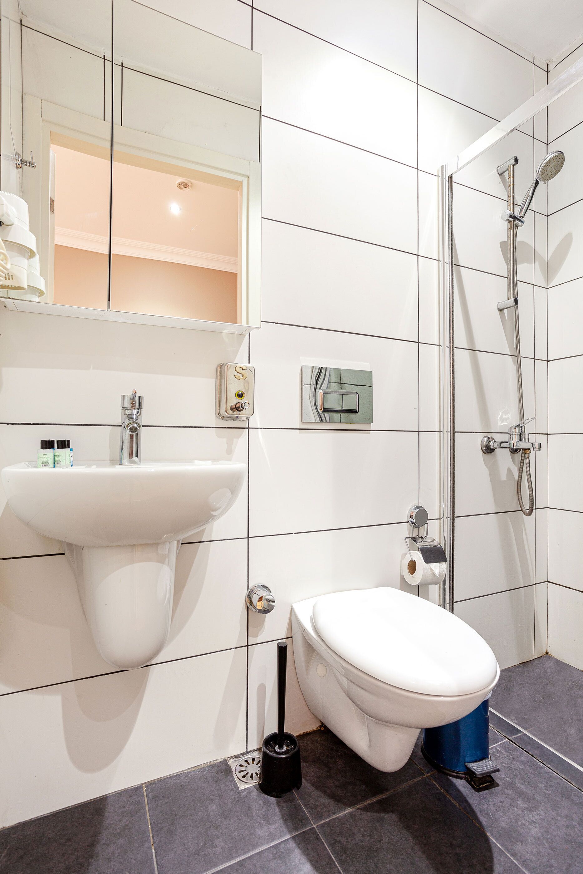 Photo - Aram Kerasi Rooms