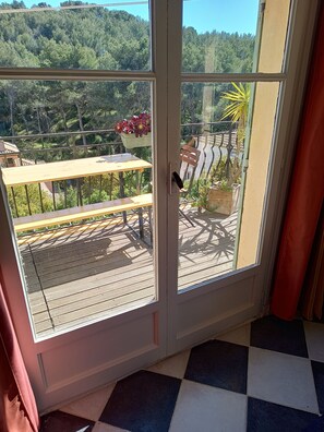 Interior - Villa 400m from the beach and private pool.  (Sanary-sur-Mer)