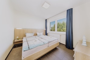 1 bedroom, WiFi, bed sheets