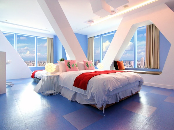 Deluxe Quadruple Room, City View | City view - San Jo Hostel (Kaohsiung)