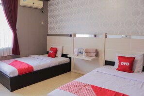 Chambre Standard avec lits jumeaux | Bureau, Wi-Fi gratuit, draps fournis