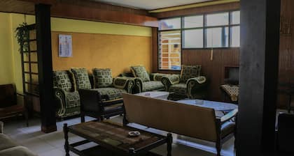 OYO 1710 Hotel Budi Famili 2 Syariah