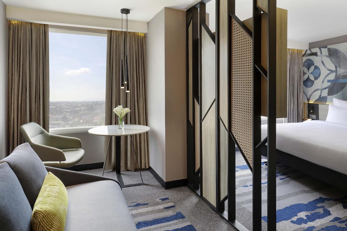 Junior Suite, 1 King Bed | Desk, laptop workspace, blackout curtains, soundproofing