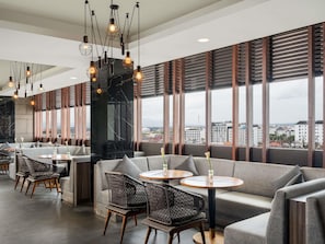 Restaurant - Novotel Suites Yogyakarta Malioboro (Yogyakarta)