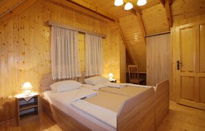 4 bedrooms, free WiFi, bed sheets