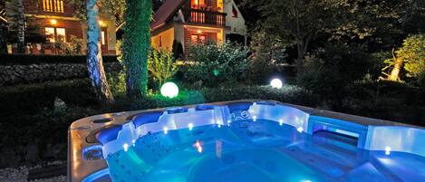 Bain à remous extérieur