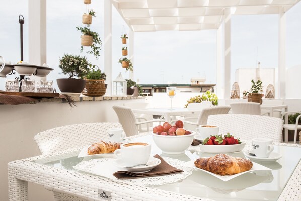 Daily buffet breakfast (EUR 7 per person) - Faro Bianco Gallipoli (Gallipoli)