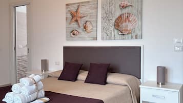 Ylelliset vuodevaatteet, memory foam -patjalliset sängyt