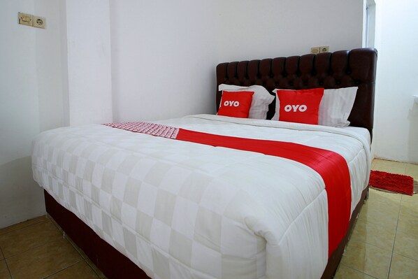 Standard Double Room | Desk, free WiFi, bed sheets