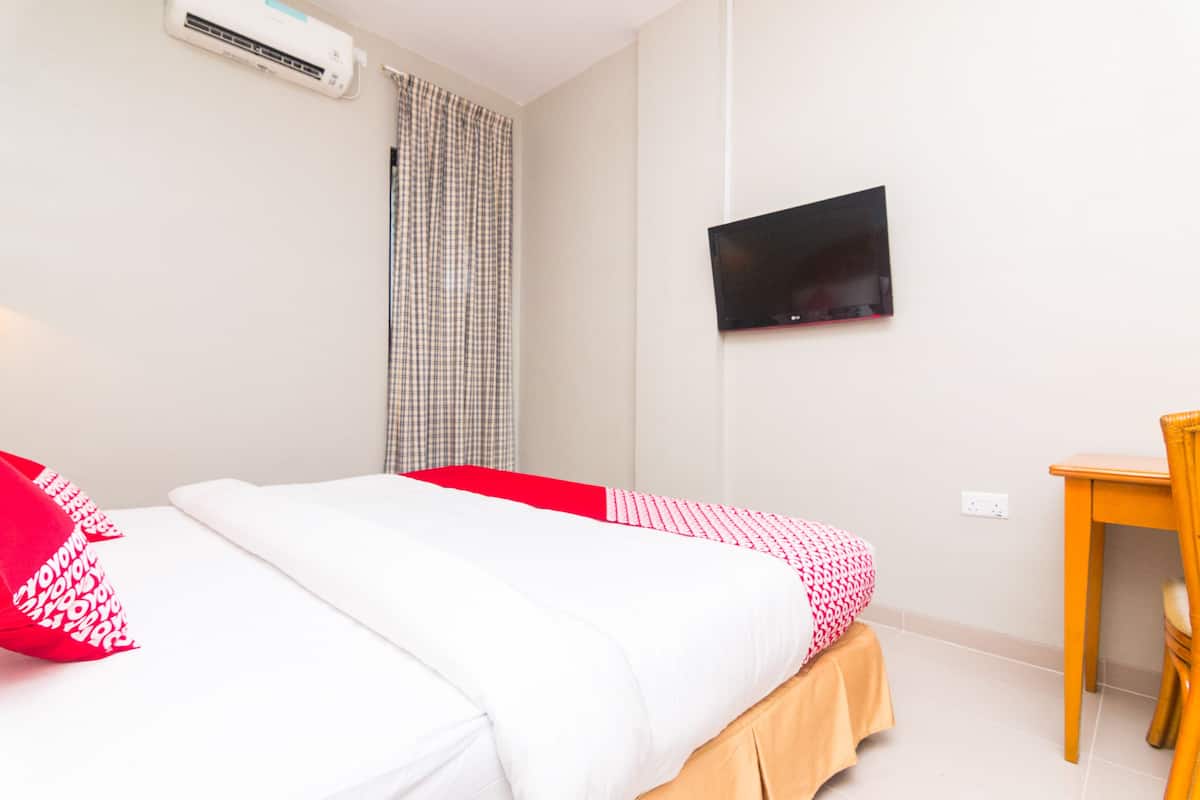 Deluxe Double Room | Desk, free WiFi, bed sheets
