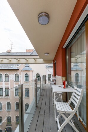 Apartamento superluxo, 2 quartos | Terraço/pátio