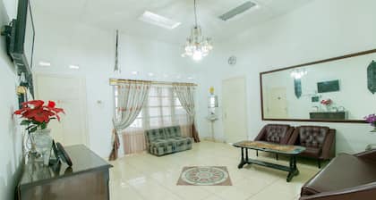 OYO 1707 Hotel Mustika Widyasari