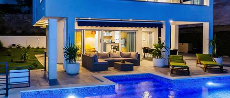 Piscine extérieure, piscine chauffée