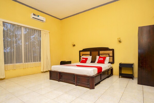 Standard Double Room | Free WiFi, bed sheets