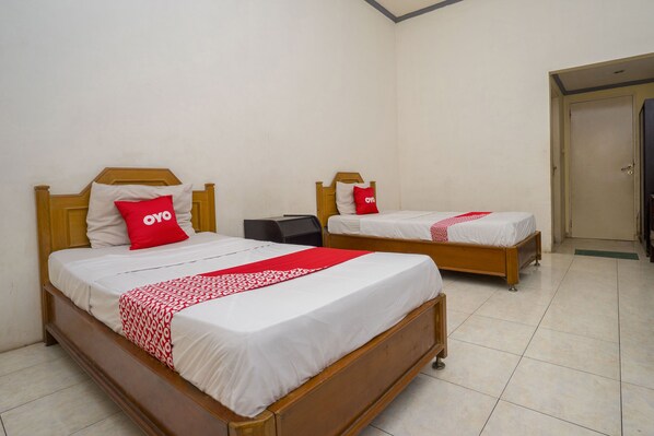Standard Twin Room | Free WiFi, bed sheets