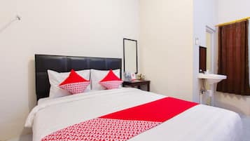 Escritorio, wifi gratis y ropa de cama