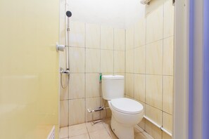 ห้องดีลักซ์ดับเบิล | ห้องน้ำ | ฝักบัว, ผ้าเช็ดตัว