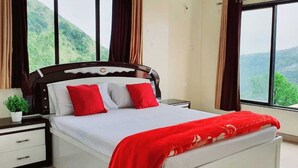 Deluxe Room - Valley View Suites (Jaoli)