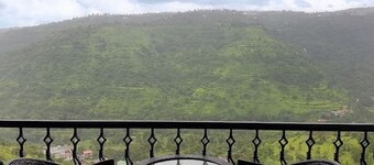 Valley View Suites