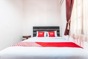 Quarto casal luxo | Escrivaninha, Wi-Fi de cortesia, roupa de cama