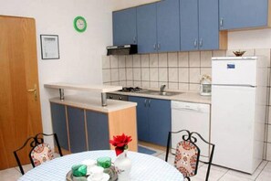 Appartamento (2) | Cucina privata | Frigorifero con congelatore, forno, macinacaffè