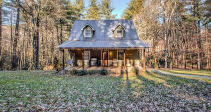 Pisgah Adventure Cottage: Brevard / Asheville, in der Nähe von Wasserfällen, Wandern, Brauereien und vielem mehr!