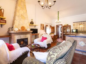 Televisie en een open haard