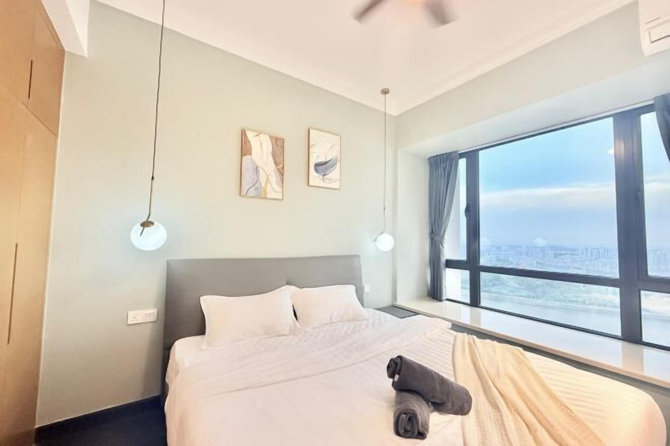 Espacio para trabajar con laptop, cortinas blackout y wifi gratis 