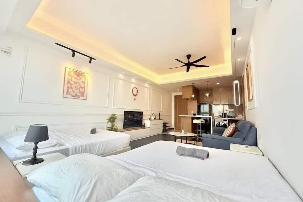 Laptop workspace, blackout curtains, free WiFi, bed sheets