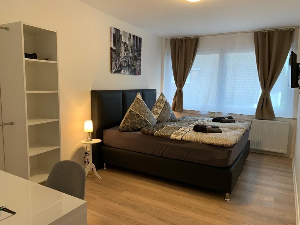 مكتب وتجهيزات عازلة للصوت وأسرّة قابلة للطي وواي فاي مجانًا