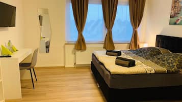 Deluxe Double Room | Desk, soundproofing, rollaway beds, free WiFi