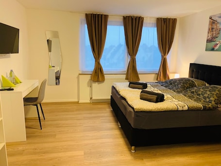 Deluxe Double Room | Desk, soundproofing, rollaway beds, free WiFi