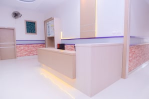 Quầy tiếp tân