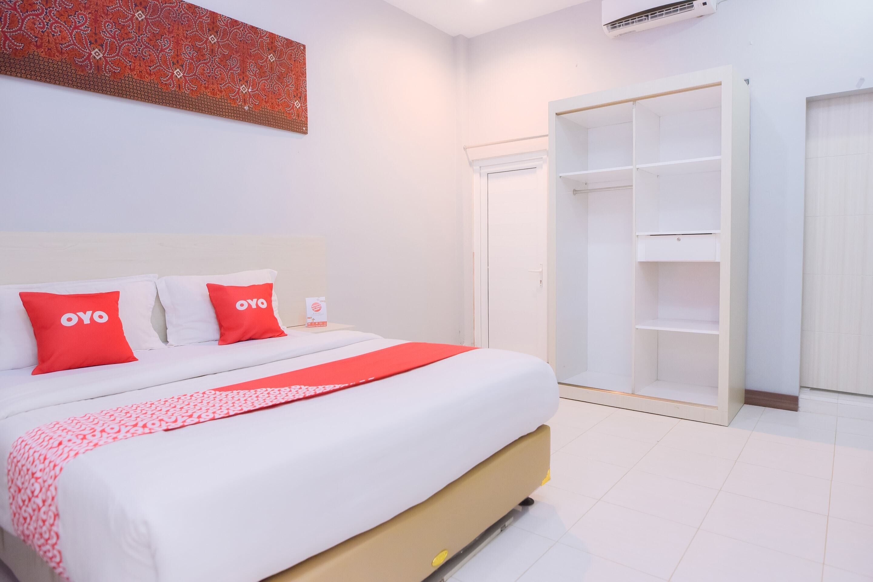 deluxe double room | desk, free wifi, bed sheets