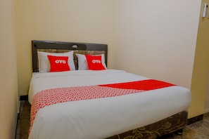 Deluxe Double Room - OYO 1979 Alif Family Residence (Malang)