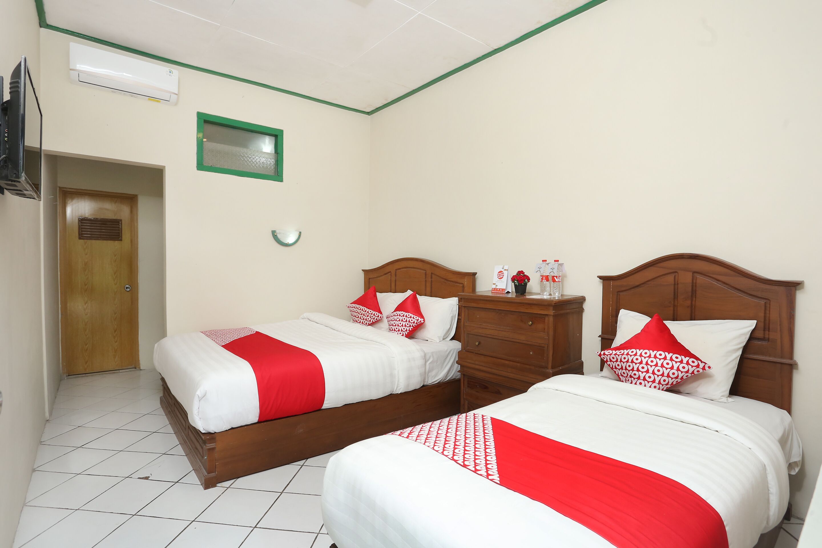 Superior Suite | Desk, free WiFi, bed sheets