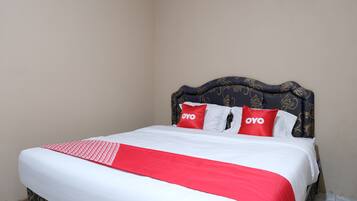 Standard Double Room | Free WiFi, bed sheets