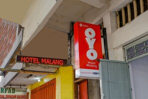 Exterior detail - OYO 1851 Hotel Malang (Malang)