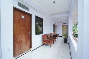 Interior - OYO 2003 Female Guest House (Probolinggo)