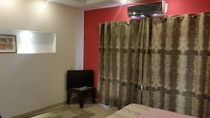 Luxury Suite | 2 bedrooms, individually decorated, individually furnished - Cantonment Inn (Lahore)