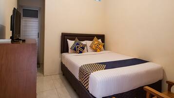 Basic Double Room | Free WiFi, bed sheets