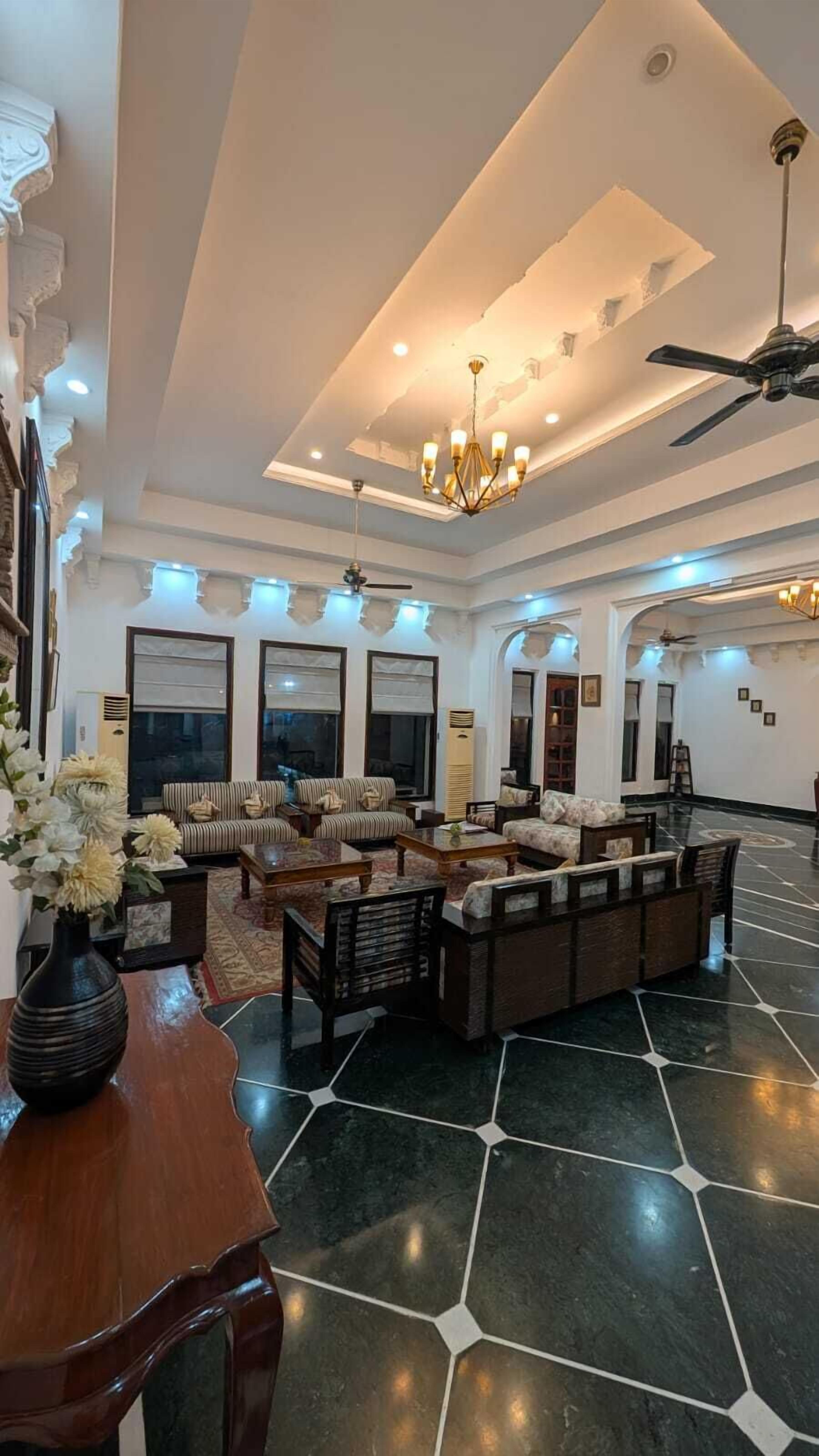 Breakfast, lunch, dinner served; Indian cuisine 