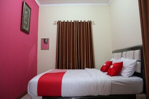 Free WiFi, bed sheets - OYO 1728 D'rizd Homestay Syariah (Bukittinggi)