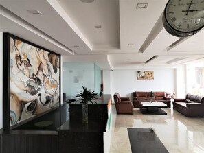 Lobby - Dal Lake Resort (Dharamshala)