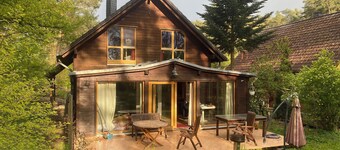 Cosy wooden house near 7 lakes - only 38 km to Berlin, up to 10 guests.