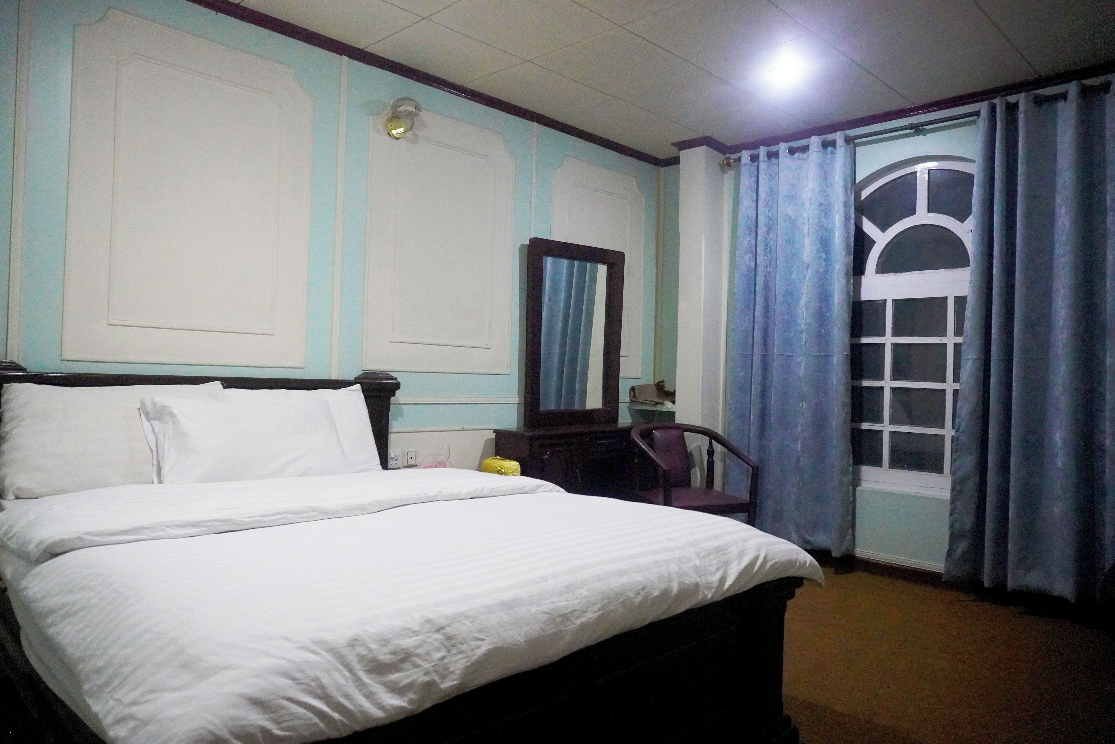 Dobbeltrom – comfort | Safe på rommet, individuelt dekorert, individuelt innredet og skrivebord